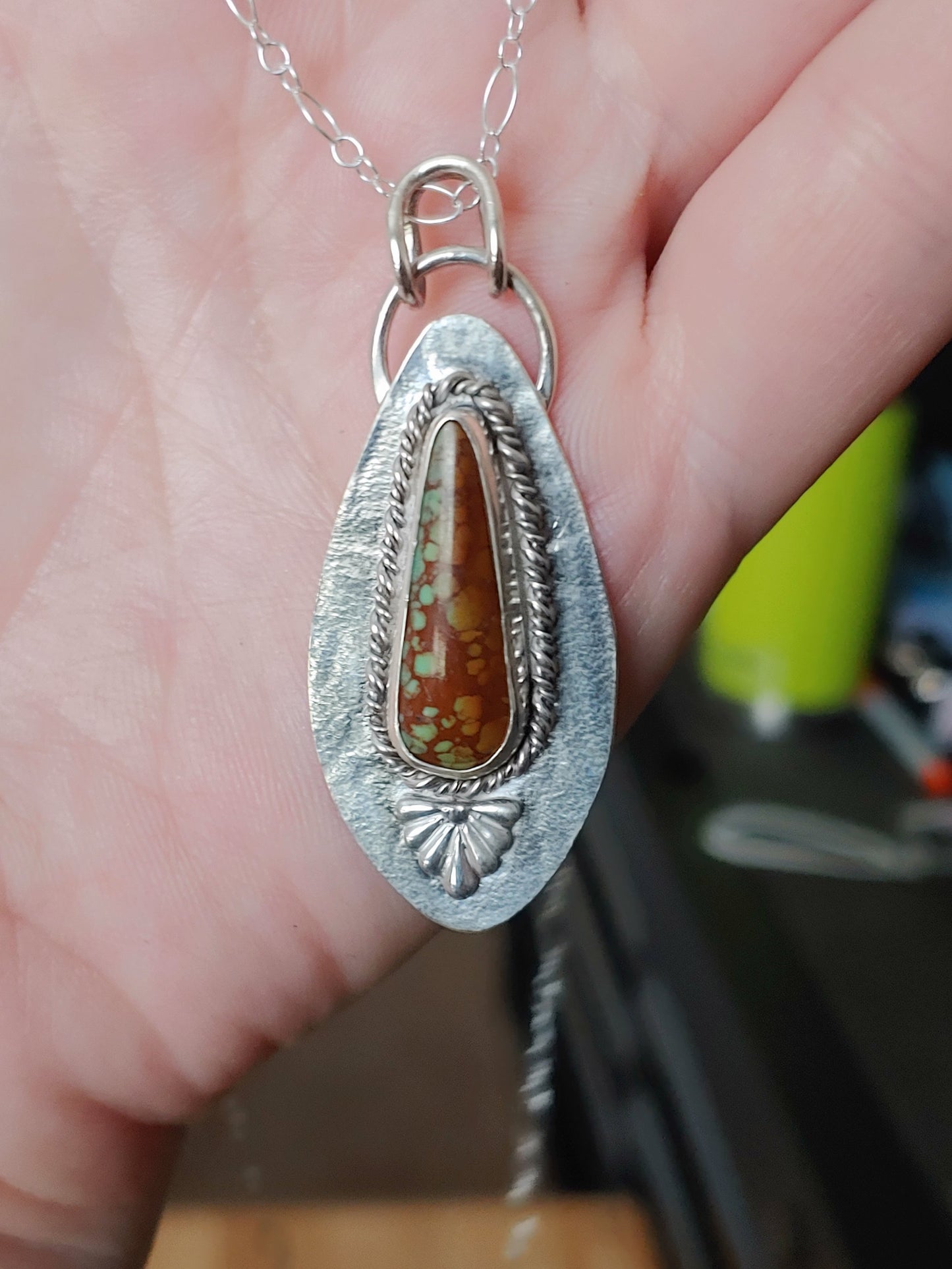 sterling silver kingman turquoise & patterned backplate necklace